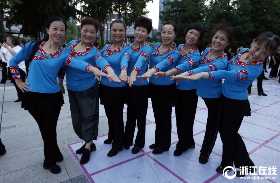 Candle company donates portion of sales to reforestation projects