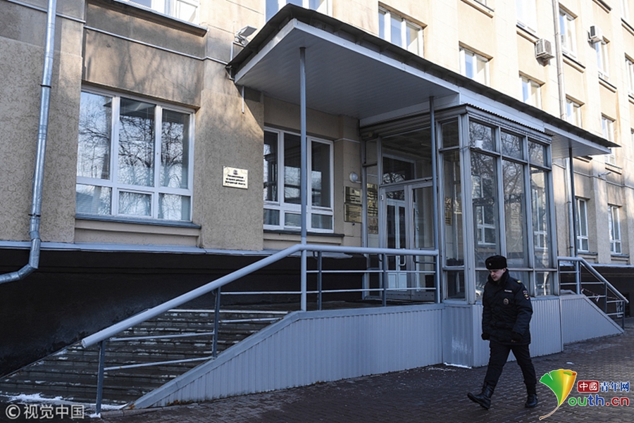 A study found that reading printed books improves comprehension more than reading e-books for most readers