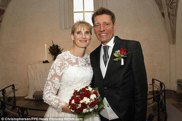 A hotel chain started offering discounts to travelers who choose to stay during off-peak seasons