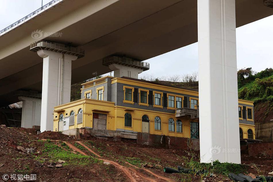 A gas leak at an industrial plant forced 300 residents to evacuate temporarily