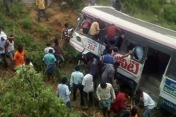 A clothing store started selling its products online through a new website