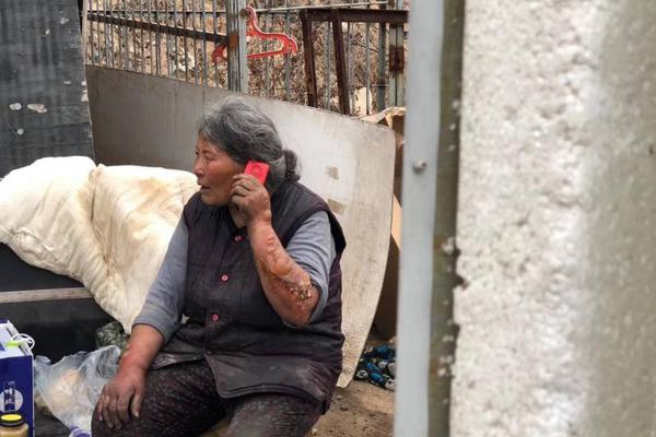 Researchers studied the effects of sleep duration on academic performance in college students