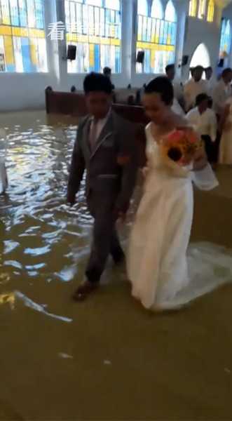 The community center offered free cooking classes focused on healthy and affordable meals