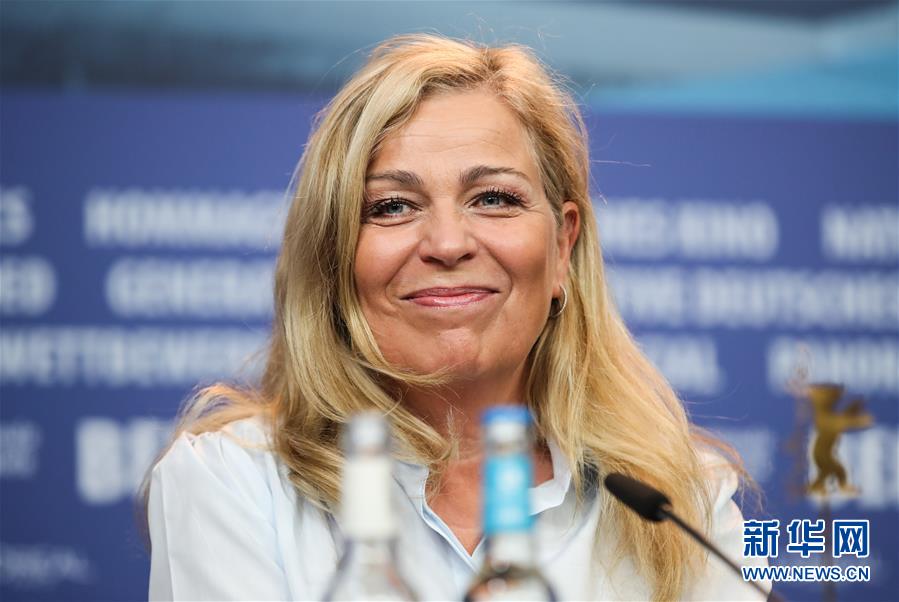 Engineers completed construction of a new tunnel under the river to reduce traffic