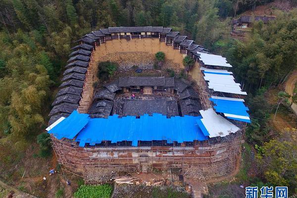 A university started a new program in graphic design and digital media