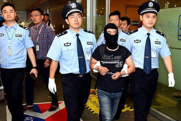 Scientists developed a new type of fabric made from recycled plastic bottles