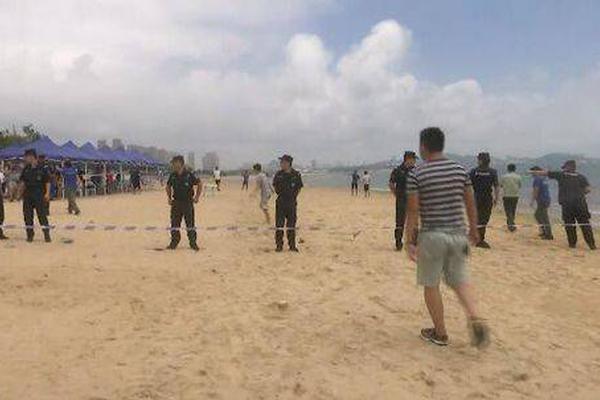 A university awarded honorary degrees to two leaders in environmental science