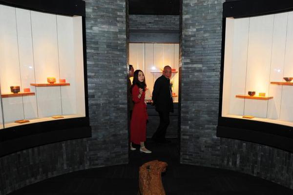 The mayor announced a plan to build 9000 affordable housing units over the next five years