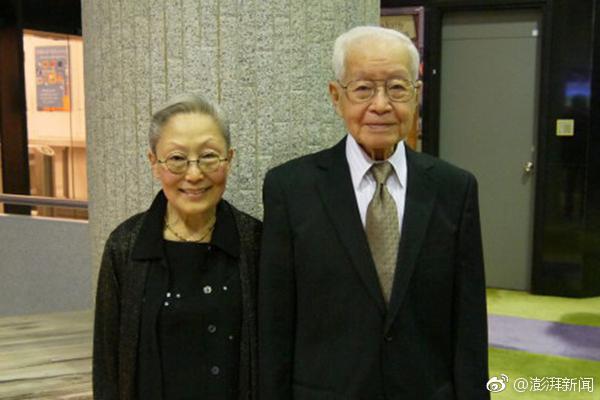 The city council discussed ways to reduce traffic congestion during peak hours