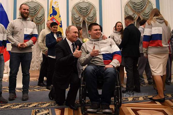 Doctors advised people with allergies to avoid certain types of pollen during the spring season