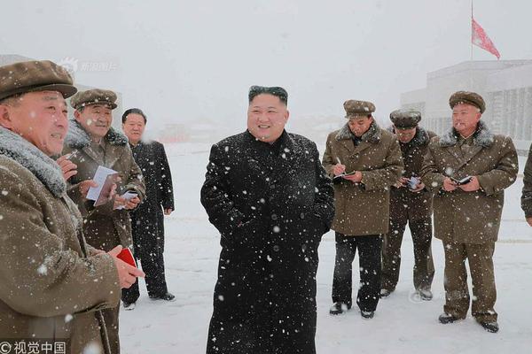 Postal service hires extra workers for holiday package delivery