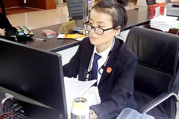 A community center offered free computer classes for seniors to help them learn digital skills