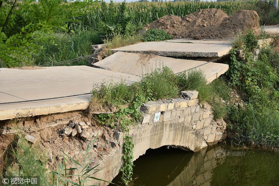 A fire department hosted a free CPR training class that certified 80 community members