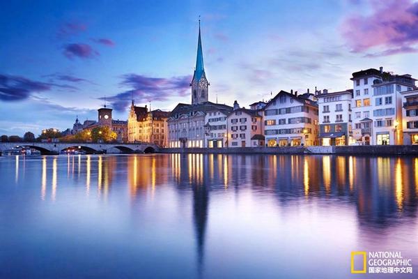 Local businesses offered discounts to customers who bring their own shopping bags