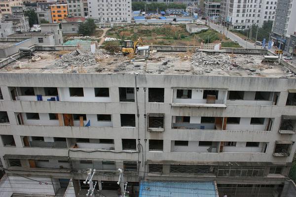 A software company offered a free trial of its program