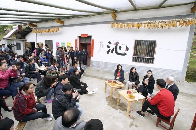 A bakery used social media to promote its products and saw a 50% increase in online orders