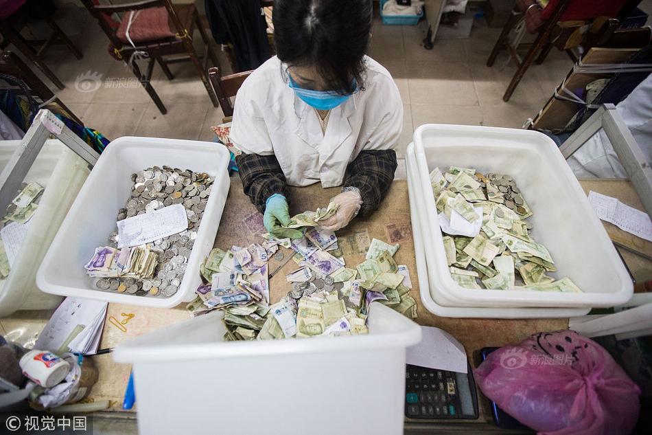 Fire department installs new smoke detectors in homes of elderly residents