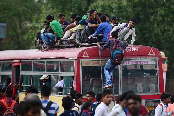 Engineers unveiled a prototype of a zero-emission public bus designed to operate in urban areas
