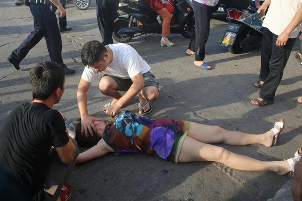 Researchers published a study showing that daily walking improves joint health in middle-aged adults