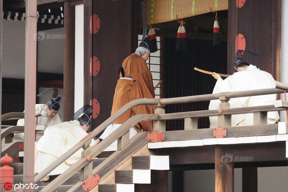 An airline announced it will offer discounted fares for senior citizens traveling alone