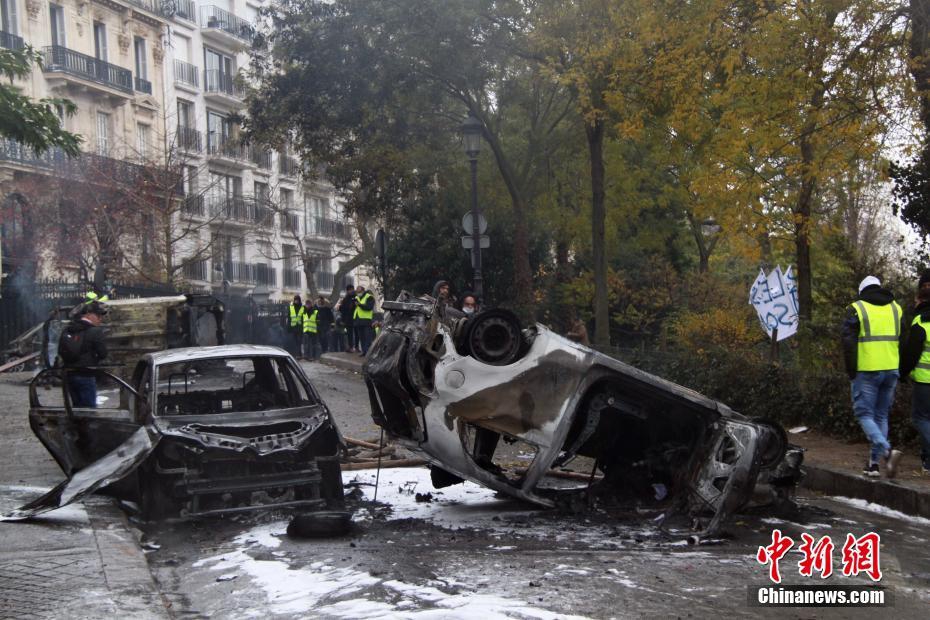 A major fashion show was held in the city showcasing the latest designs from top designers around the world