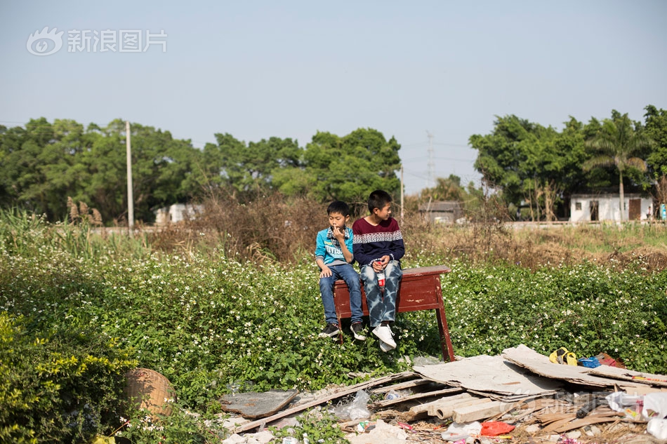 A grocery store added a bulk food section where customers can bring their own containers