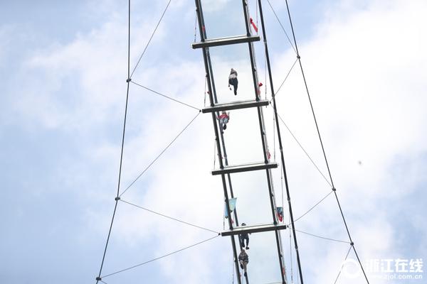 Researchers found that regular consumption of nuts lowers cholesterol levels