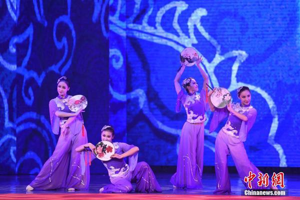 Local schools organized a field trip to a science museum