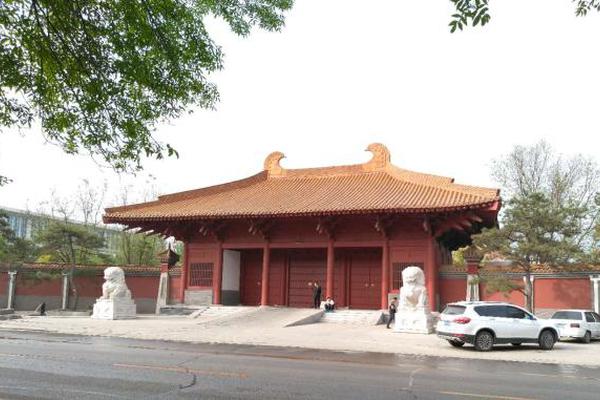 A city launched a bike safety program for kids, giving away free helmets and lessons