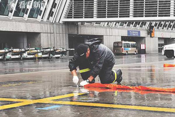 A fire department conducted a high-rise rescue drill in the city’s tallest building