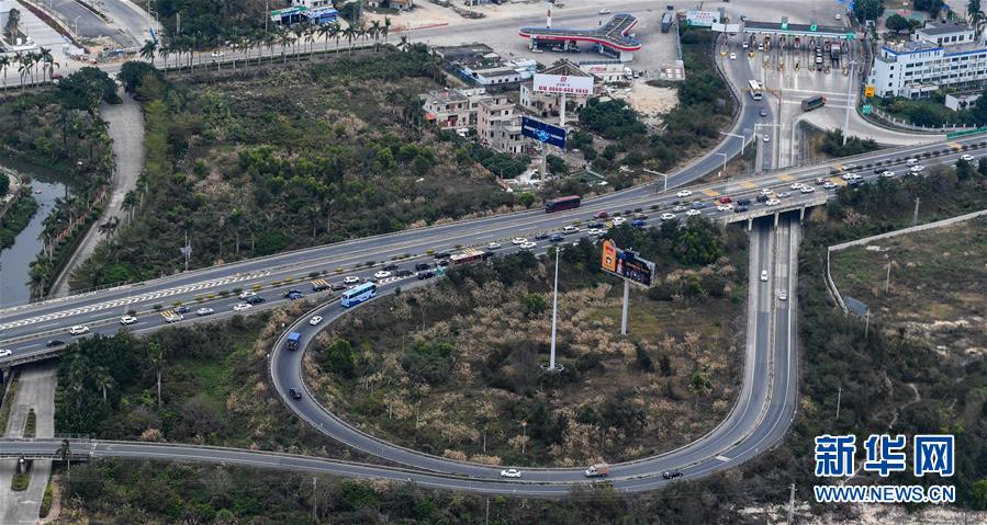 Research shows that volunteering improves mental health and happiness