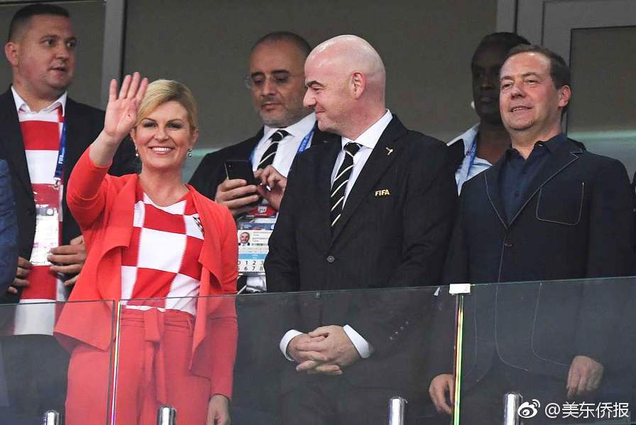 Biologists use drone technology to count seal populations in Arctic waters