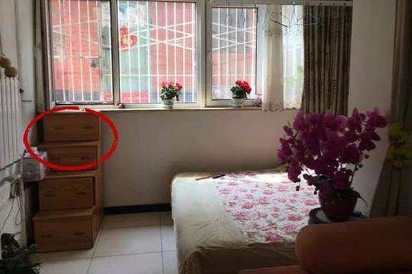 A community organized a neighborhood potluck with dishes from 30 different cultures