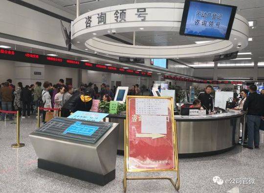 A bookstore chain expanded its online platform to offer audiobooks and e-books for free to members