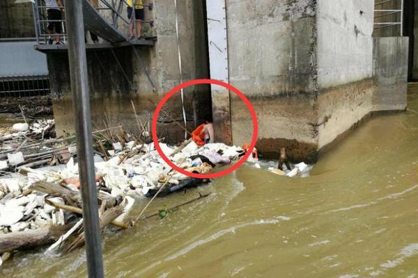 The local museum hosted a lecture series featuring experts on various topics