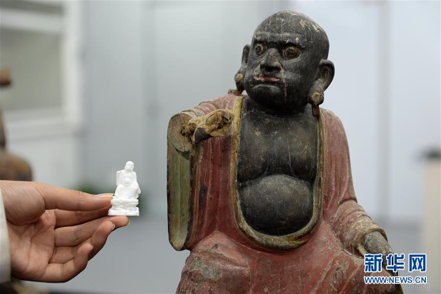 A new study revealed that excessive social media use is linked to feelings of loneliness in teens