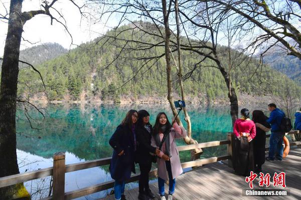 Weather forecasters predicted a heatwave that will bring high temperatures to the central states