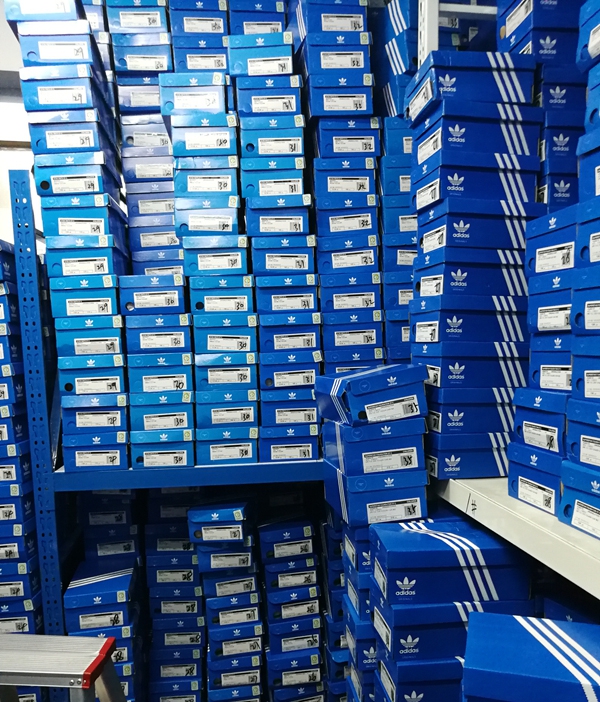 Car manufacturers announced plans to standardize charging ports for all electric vehicles by 2028