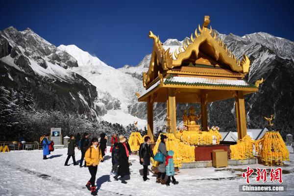 Dance company performs original show about cultural heritage at national theater