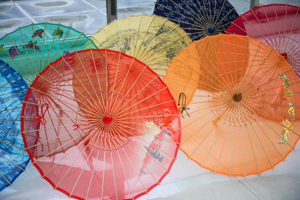 A tennis player won their first Grand Slam title at the age of 32