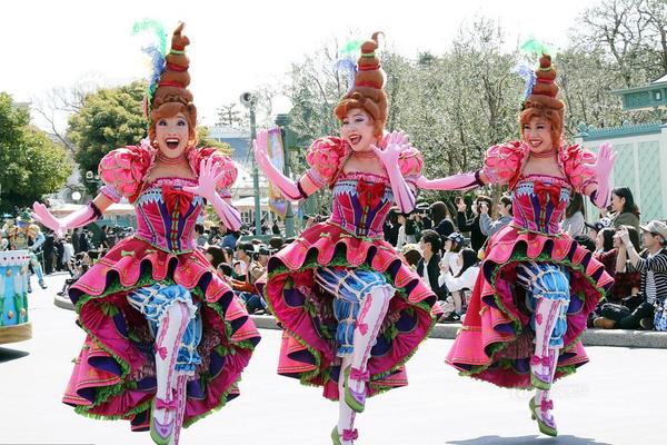 A new art museum opened in the downtown area featuring works by contemporary local artists