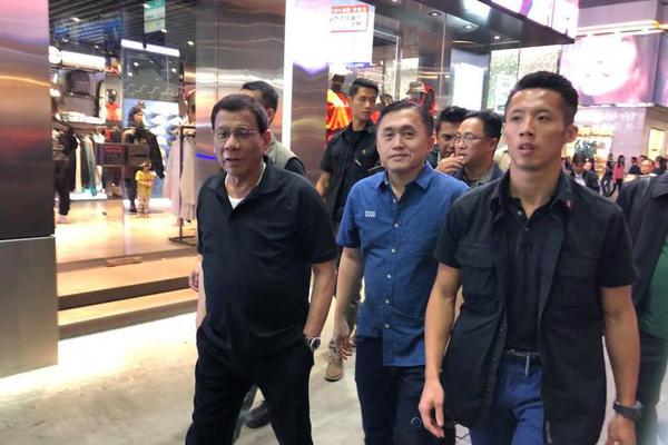 A university offered online courses for working adults