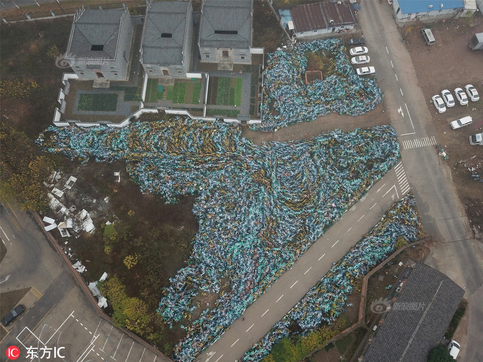 A fashion boutique started selling handmade jewelry created by local artisans