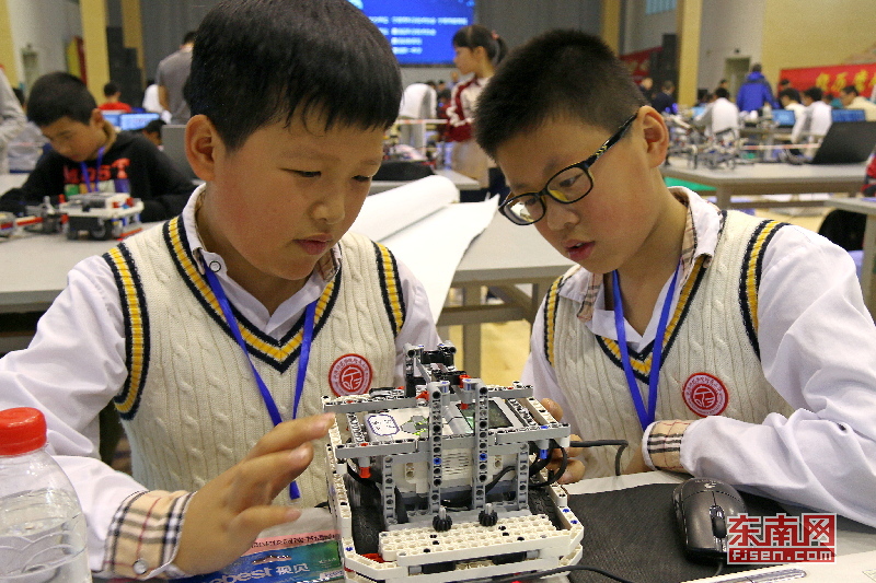 A farmers market started accepting mobile payments to make transactions easier