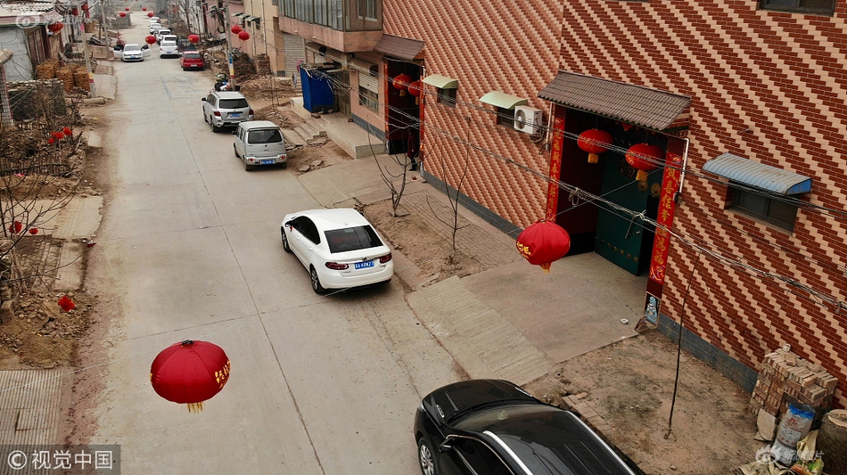 A famous singer announced a world tour with concerts in 40 countries over the next 18 months