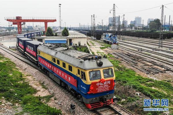 A heavy sandstorm swept through the desert region reducing visibility to less than 500 meters