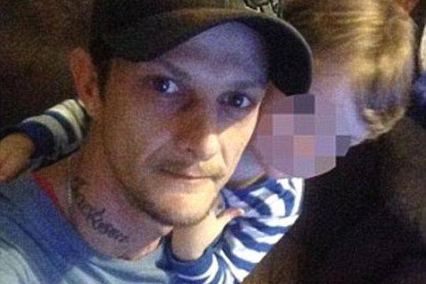 A museum displayed a collection of vintage cameras and photography equipment