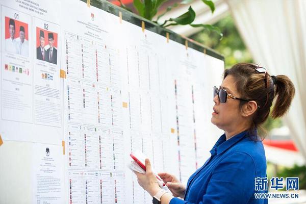Park rangers lead guided tours to observe wildlife in their natural habitat