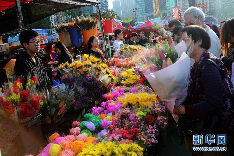 A museum hosted a lecture by a renowned historian