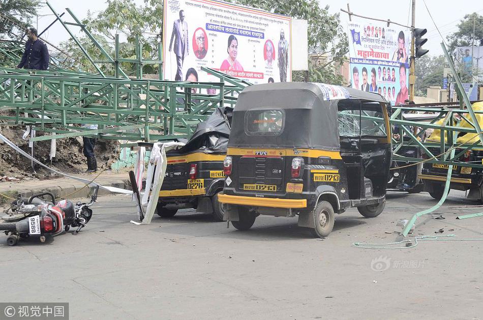 A car accident on a major highway caused a 10-mile traffic jam during morning rush hour; no serious injuries were reported.
